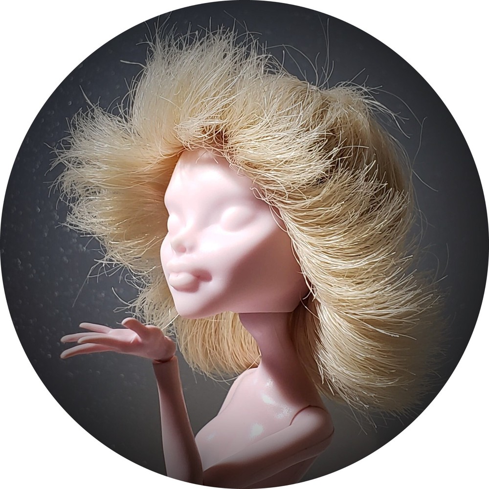 Blond wig for Monster High dolls