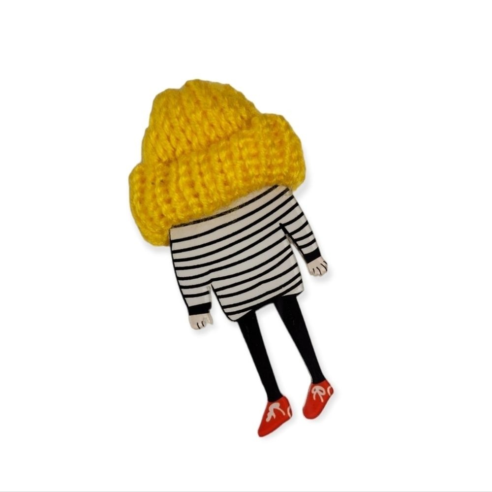 EUC Cute Slouchie Beanie Pin BROOCH