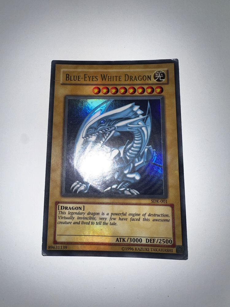 Blue-Eyes White Dragon MAGO-EN001 1st Edition Maximum Gold Rare