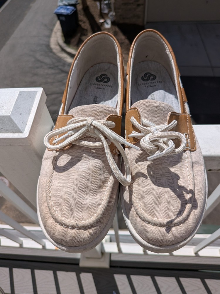 CLARKS cloud steppers women’s shoes  size 9