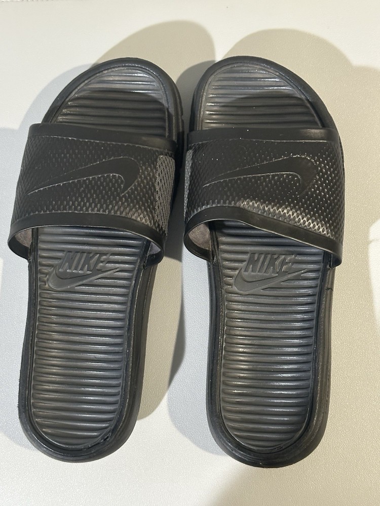 Nike Men's Size 9 Black Slides Comfortable Sandals