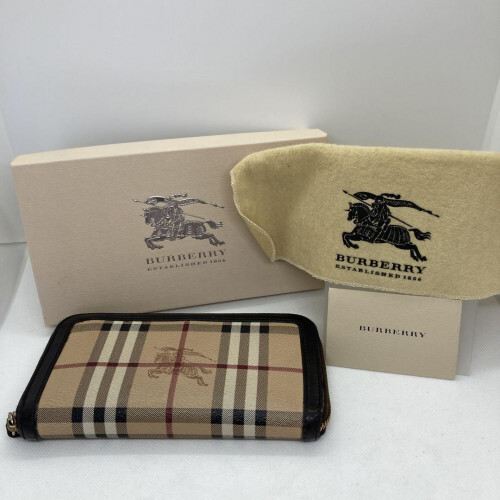 BURBERRY Nova Check Leather Zip Wallet in Beige 2858