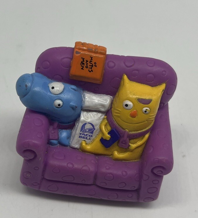 1995 Purple Couch Taco Bell Nacho Cat & Dog Promo Toy Of Mutts and Men Book