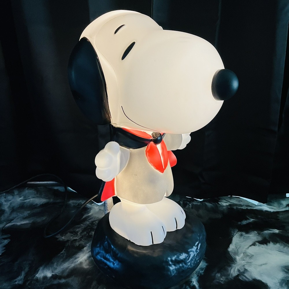PEANUTS Snoopy 2 FT Halloween Blow Mold Yard Decor Gemmy Vampire Dracula NEW