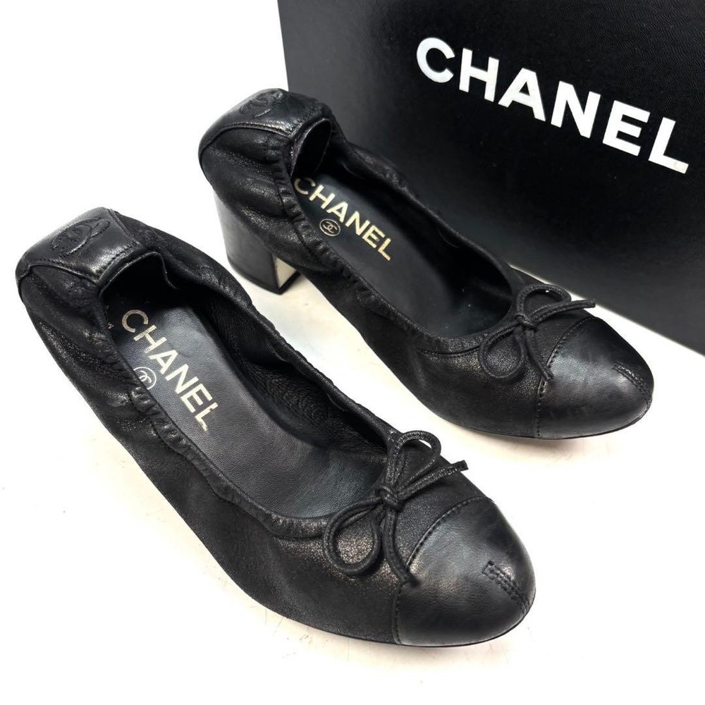 Vintage CHANEL Black Leather Ballet Flats Size 35.5C US 5.5 with Original Box