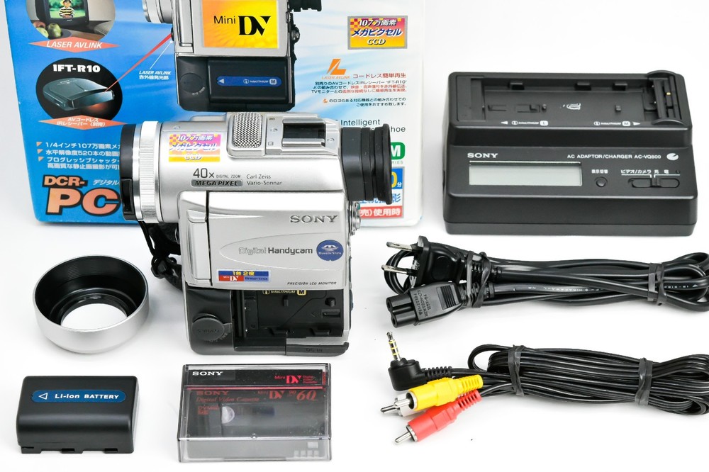Sony Handycam DCR-PC100 120x Mini DV Camcorder Nightshot Carl Zeiss Lens Japan