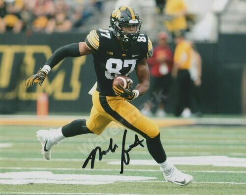 Noah Fant Autographed Signed Photo ( Broncos ) REPRINT