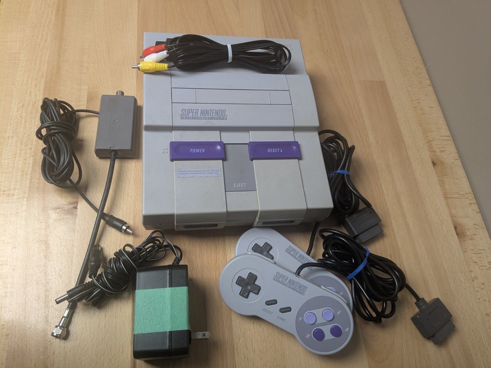 Super Nintendo Console | Tested | Works | Cables Included | 2 Controllers