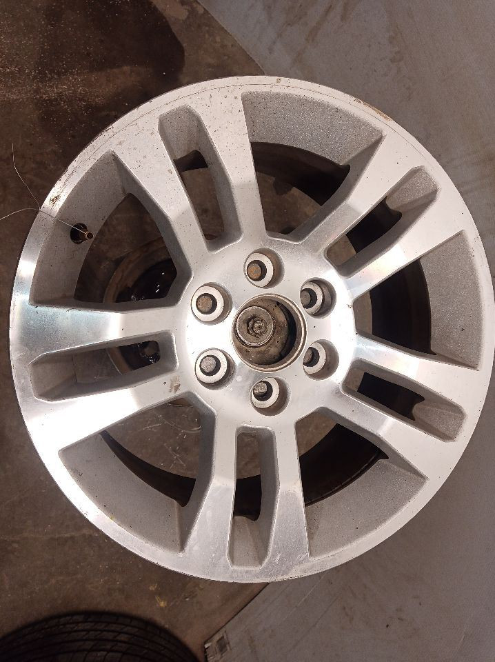 18x8-1/2 Wheel Rim from 2015 Chevrolet Suburban 1500 11400997