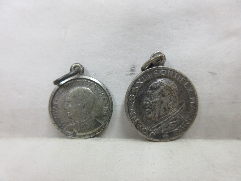 2 Silver-Plated Papal Medals: Joannes XXIII & Paulus VI .800 Fine Silver Tokens-image