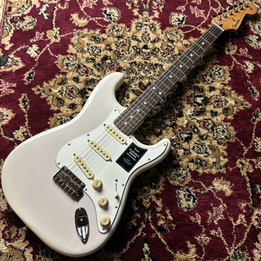 Fender Player II Stratocaster Rosewood Fingerboard White Blonde Chambered Ash