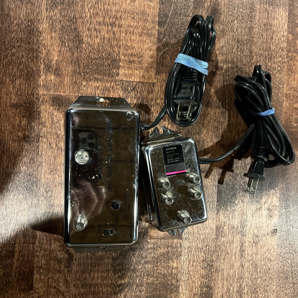 Vintage Archer Radio Shack UHF/VHF/FM   Amplifier Model 15-1113A 60hz 3.6w