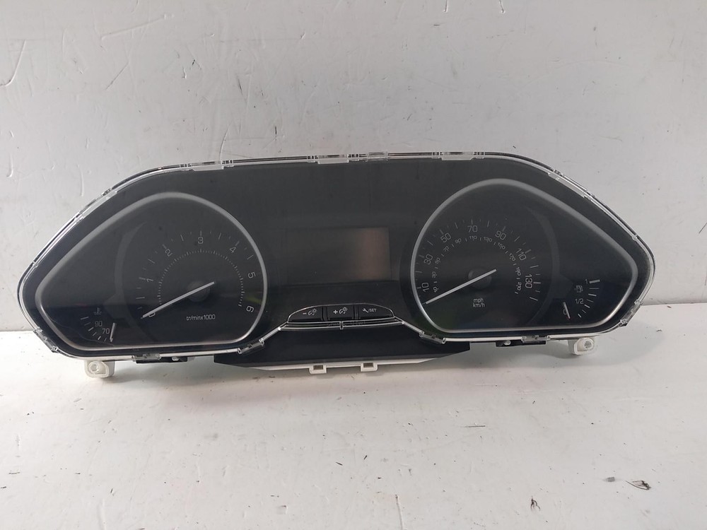 2016 Peugeot 2008 1.6L Diesel Speedometer with 9258 Miles 9813849580