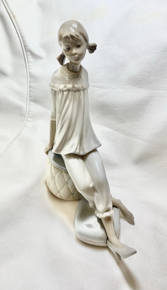 Lladro Girl on Stool Medium Collectible Figurine Buy Now-image