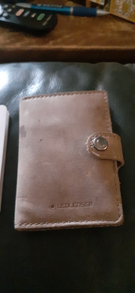 Secure RFID-Blocking Credit Card Holder for Ultimate Protection-image