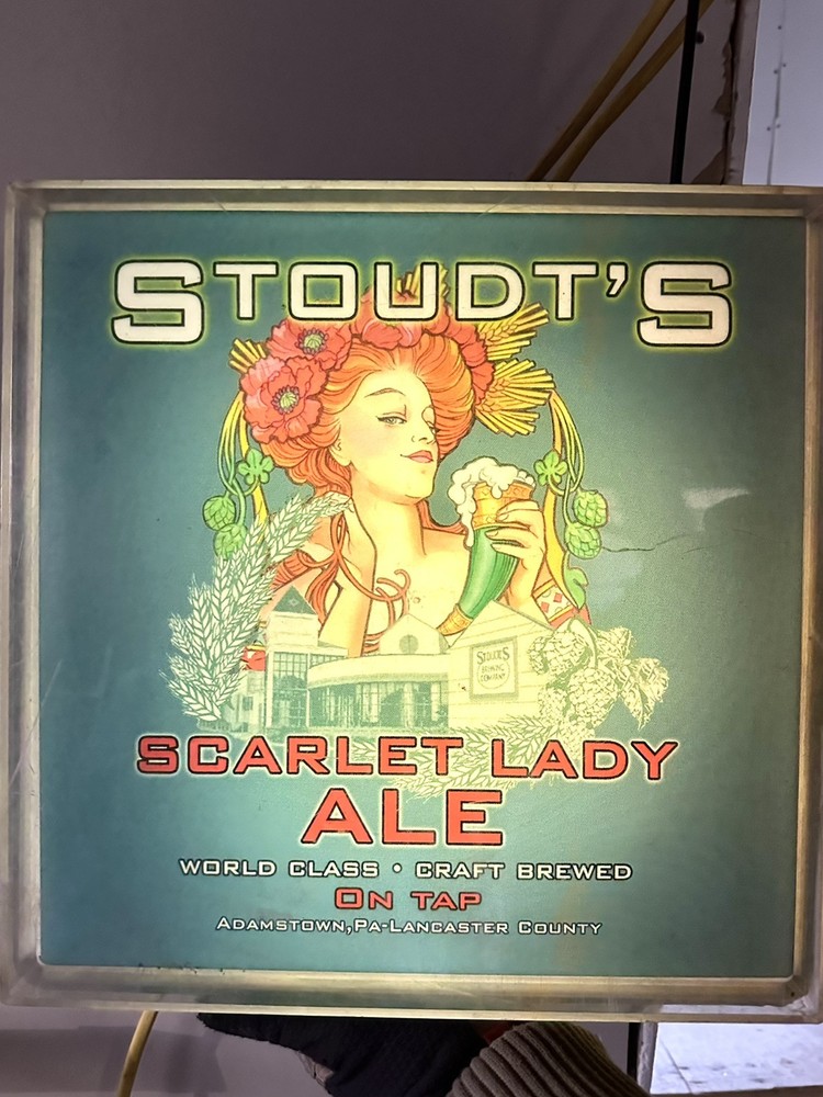 Vintage Beer Light Pub Lamp Bar Back Light in Great Condition Collectible