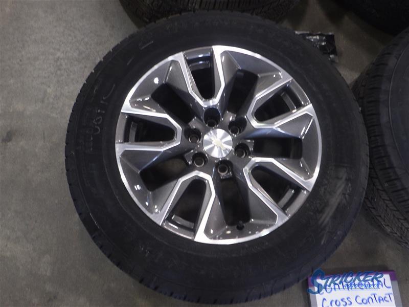 Chevrolet Tahoe 2022-2024 Wheels of 4 w/ Tires 20x9 10 Spoke R01525261 G21126