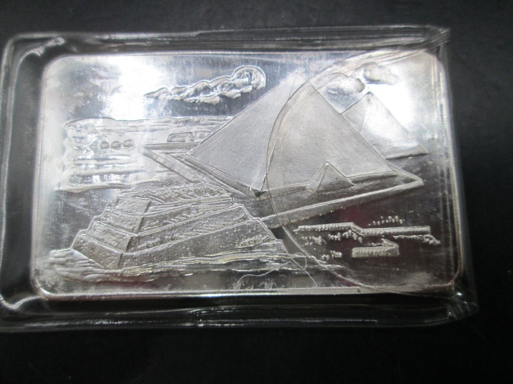 Vintage The Pyramids of Egypt  .999 Fine Silver 1 Ounce Art Bar