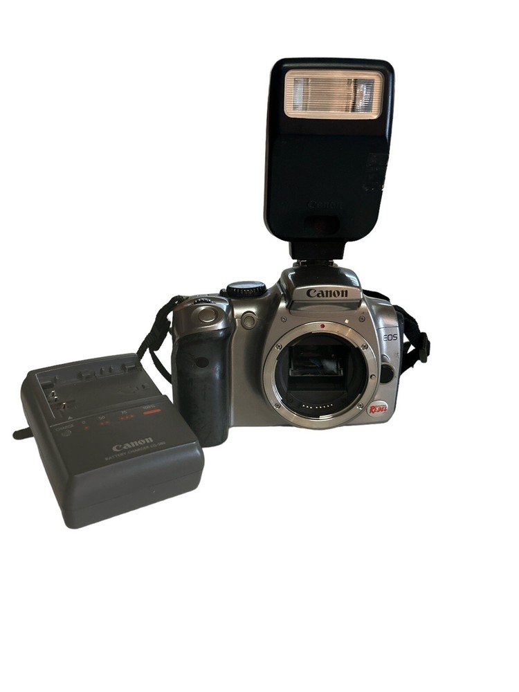 CANON Camera EOS DS126151 DIGITAL REBEL XTi DC 8.1V/Battery & Flash VTG Working