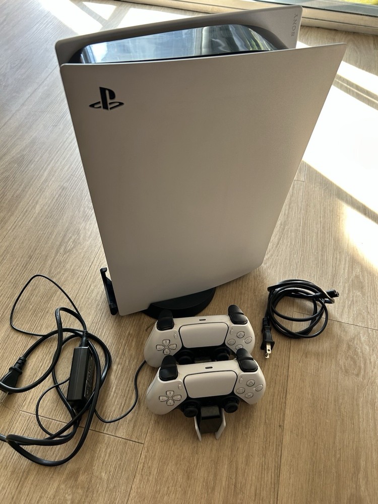 Sony PlayStation 5 PS5 HD 700GB + Disk