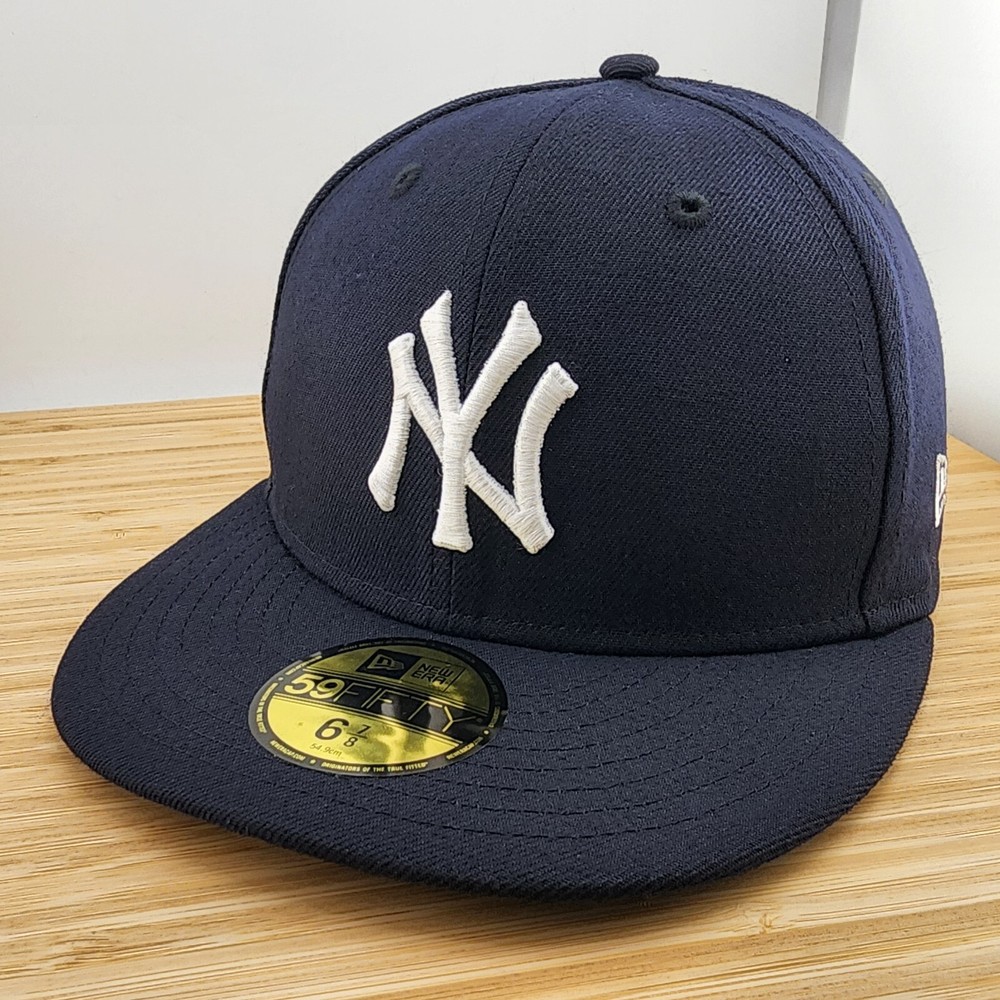 New York Yankees Fitted Hat Cap, Black Color, MLB, New Era 59FIFTY, Size 6 7/8