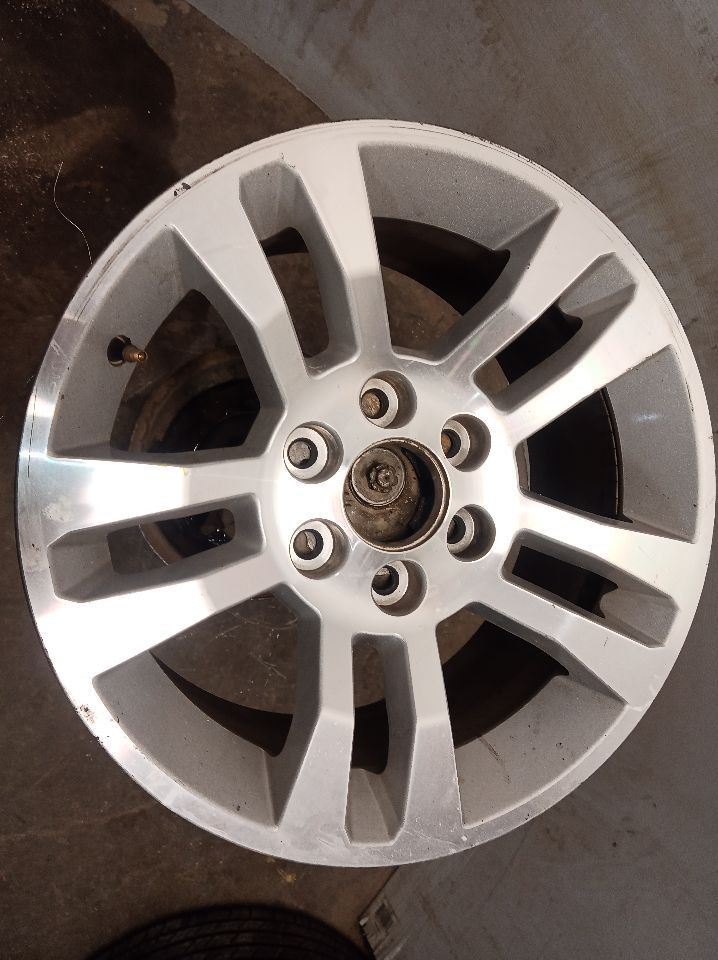 18x8-1/2 Wheel Rim from 2015 Chevrolet Suburban 1500 11400996
