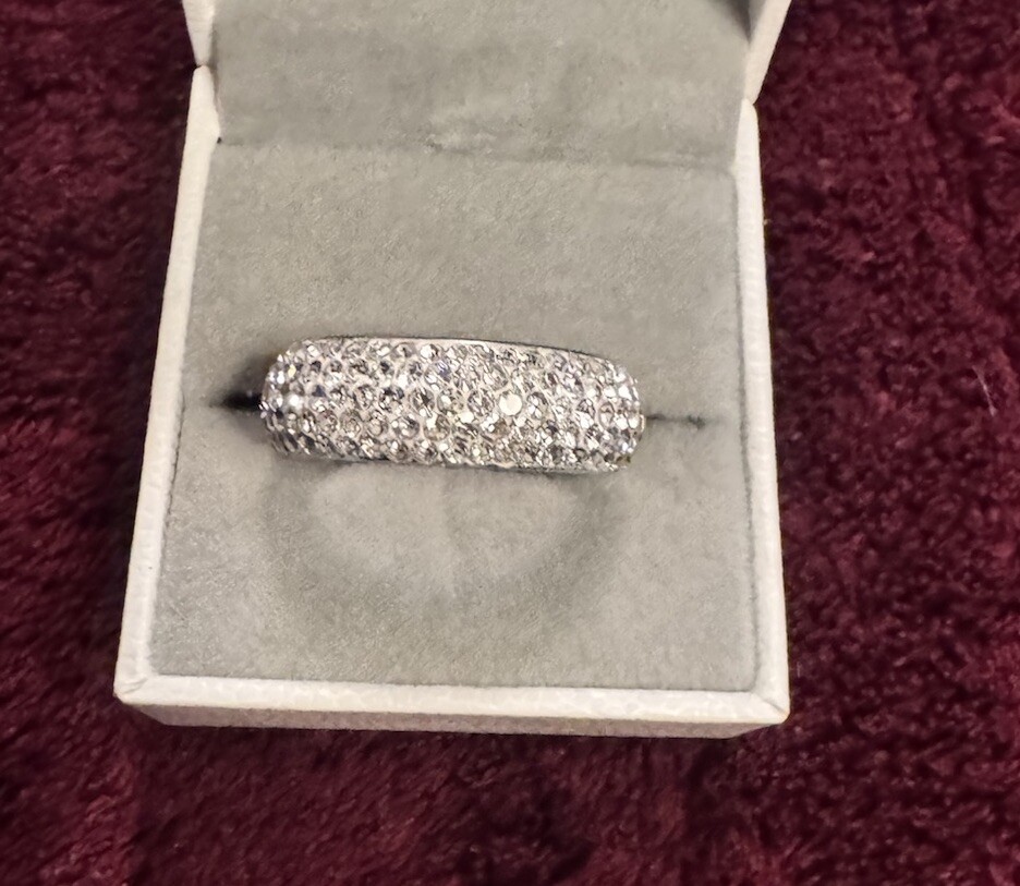 Women’s oversize eternity van in titanium with cubic zirconia stones size 9