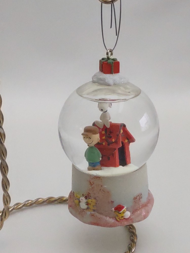 Hallmark Merry Christmas Charlie Brown Snow Globe Christmas Ornament 2006