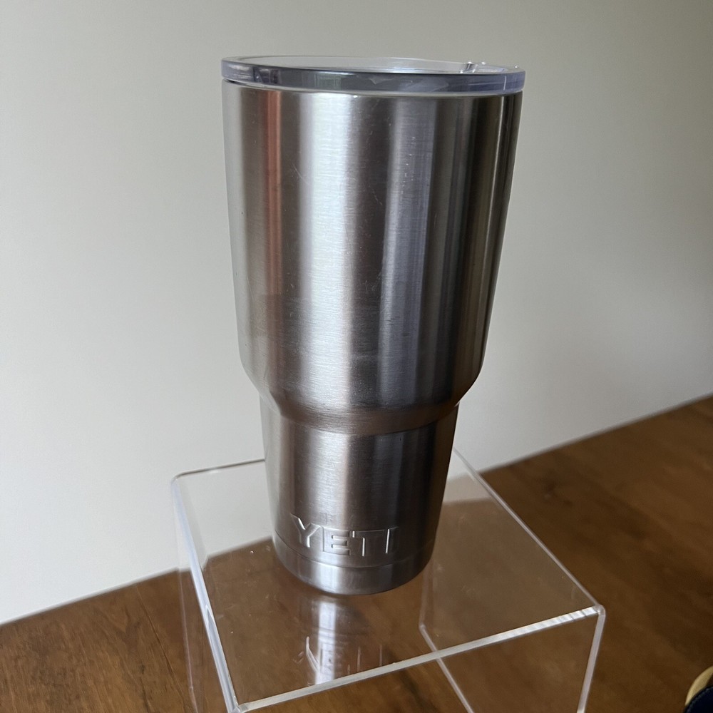 YETI Stainless Steel Rambler 30 oz Tumbler Cup with Lid