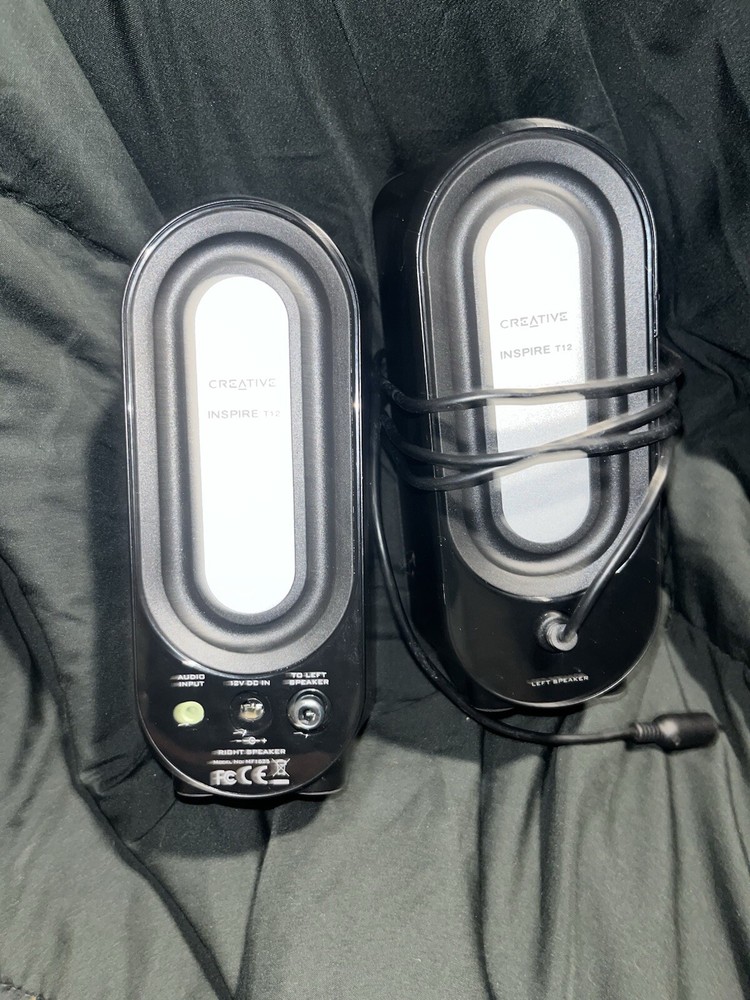 Kanto YU6 Bluetooth Speakers with Phono Preamp in Matte White