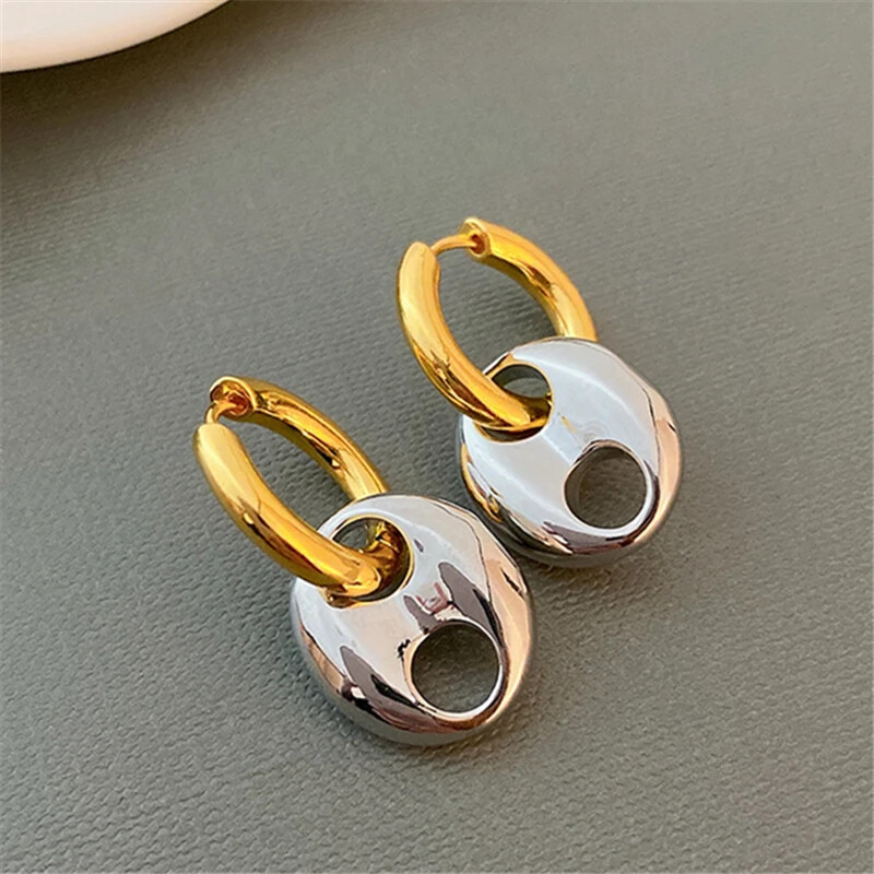 Pig nose oval ear buckle Korean fashion temperament pendant female earrings meta