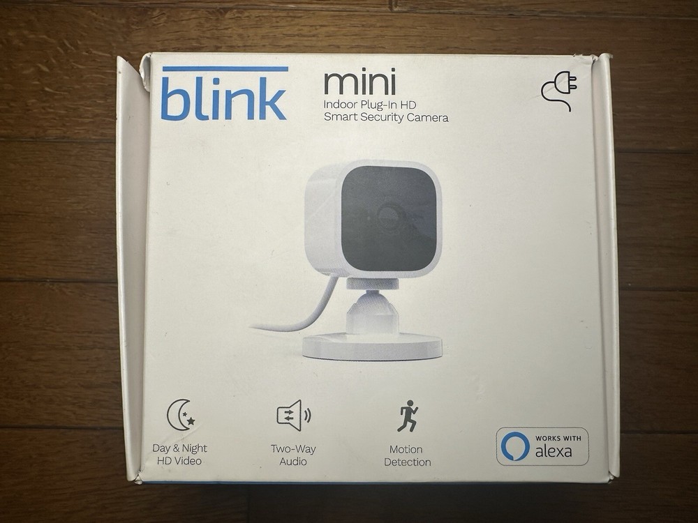 Blink Mini Indoor HD Smart Plug-In Security Camera - New