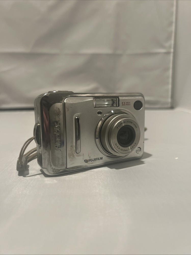 Fujifilm FinePix A500 5.1MP Digital Camera in Silver