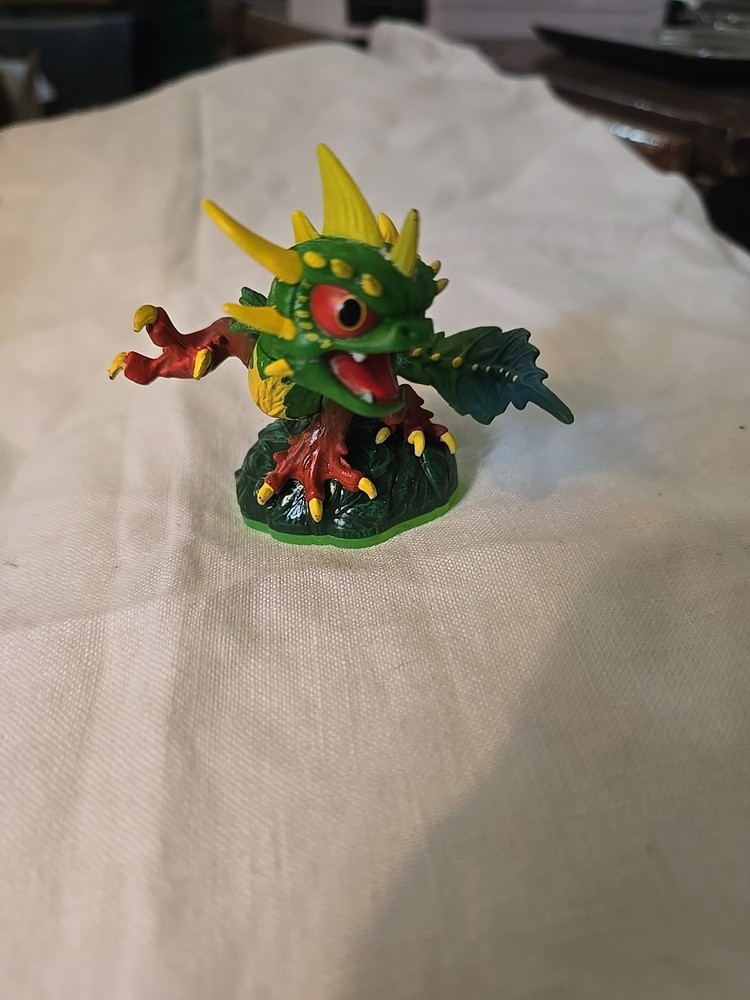 2011 Activision Skylanders Spyro's Adventure Camo Figure 84237888