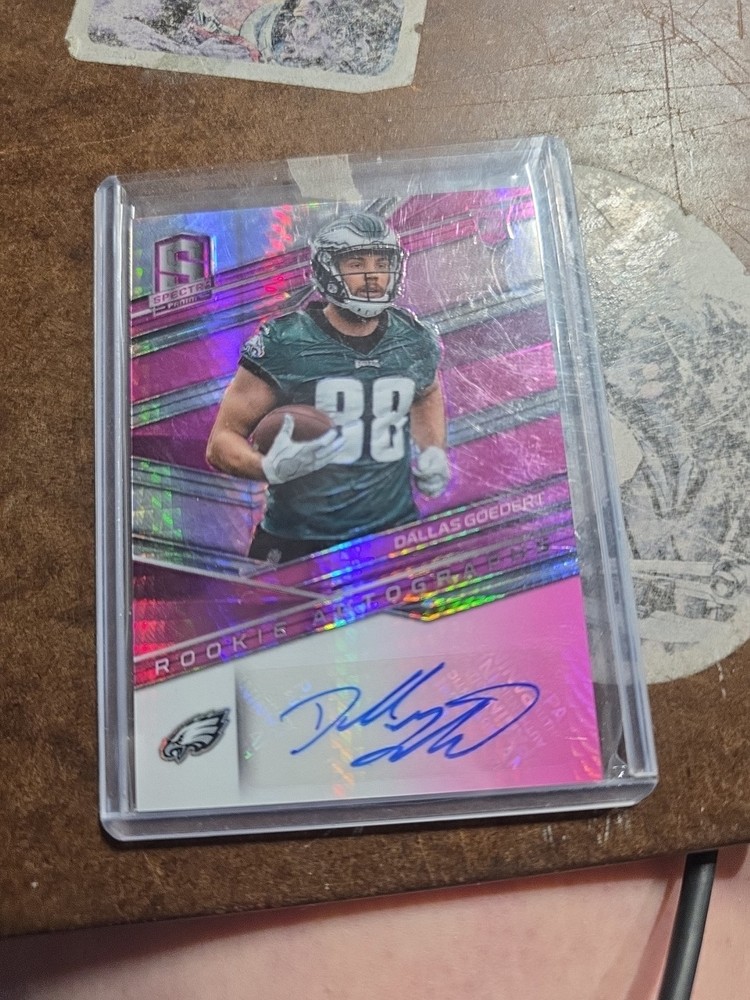 2018 Panini Spectra Dallas Goedert Rookie Auto Pink Prism #/25