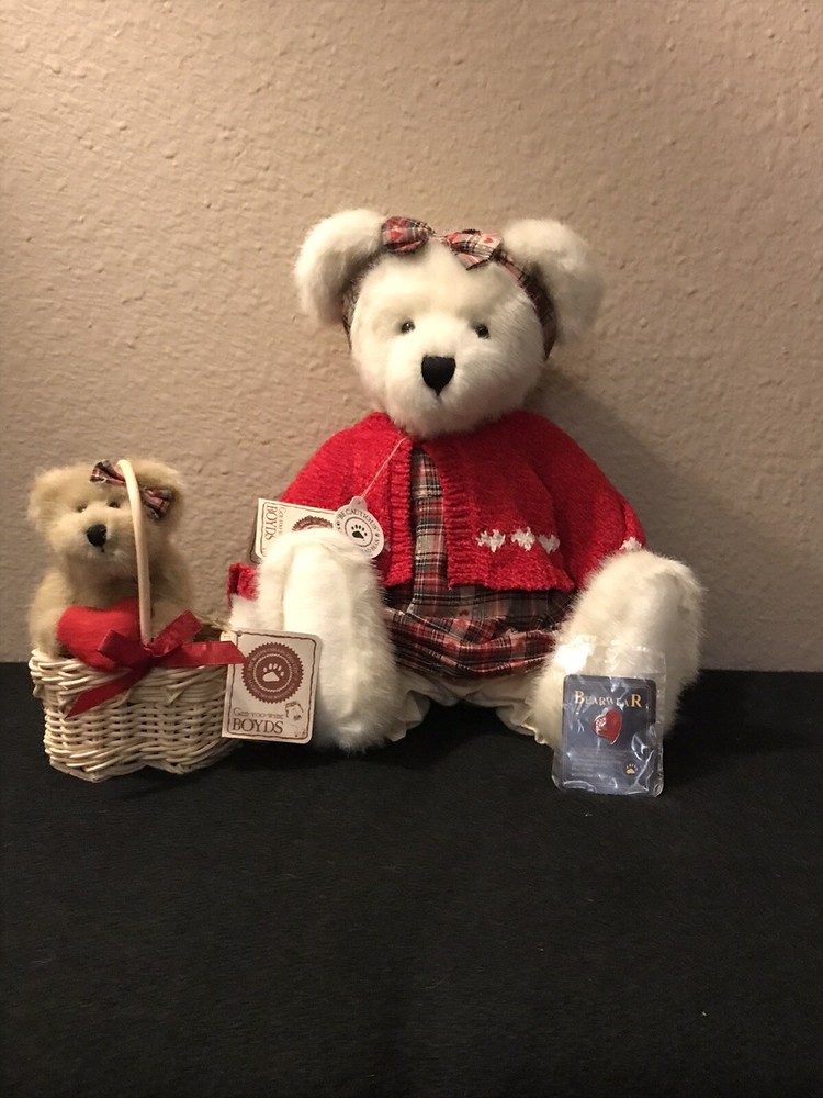 BOYDS BEARS Plush Bea Lovinya W/Bear & Pin In Basket N Great Condition