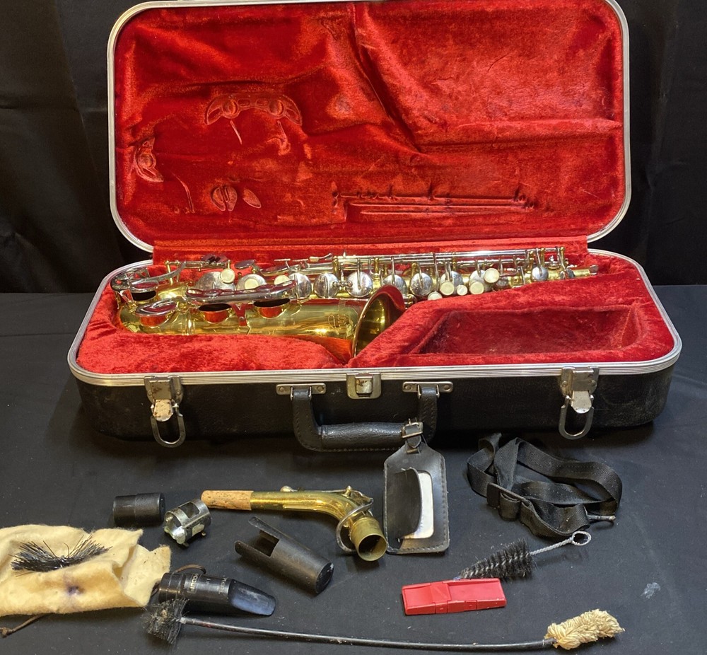 Armstrong Alto Saxophone  In Hard Case W Accesories Needs Tlc  Works