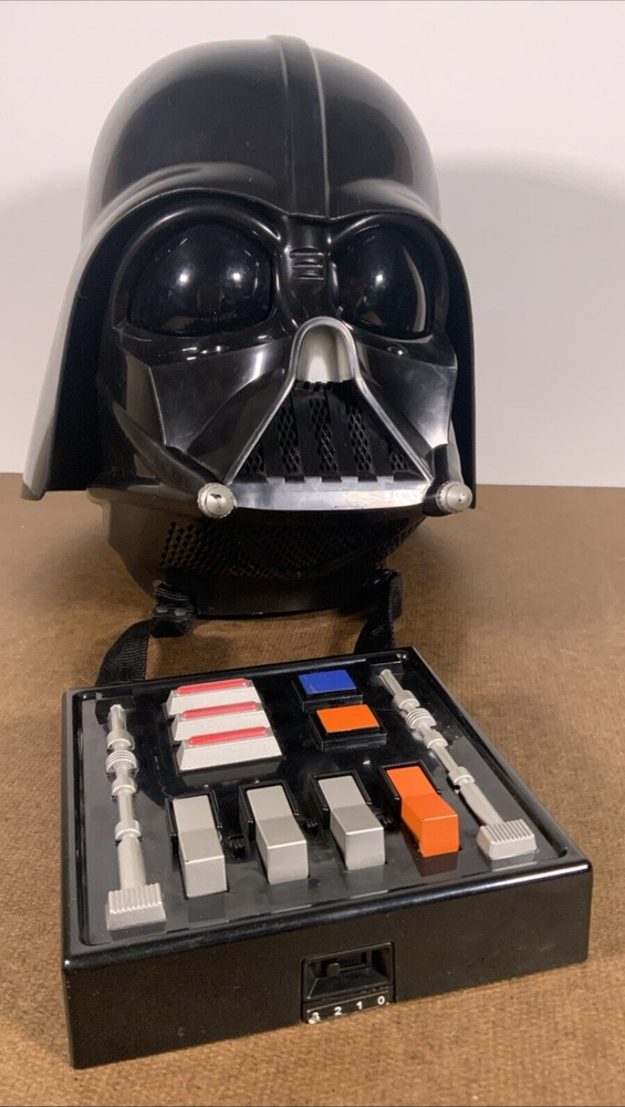 Star Wars Darth Vader 2004 LucasFilm Voice Changing Helmet Mask Hasbro Mint Cond