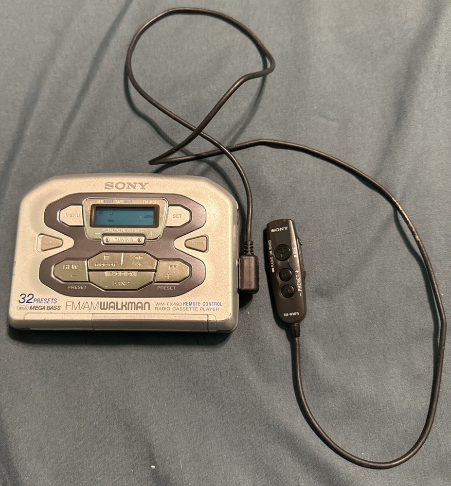 SONY WM-FX493 Vintage Walkman Cassette Player /Radio & Remote EUC Tested