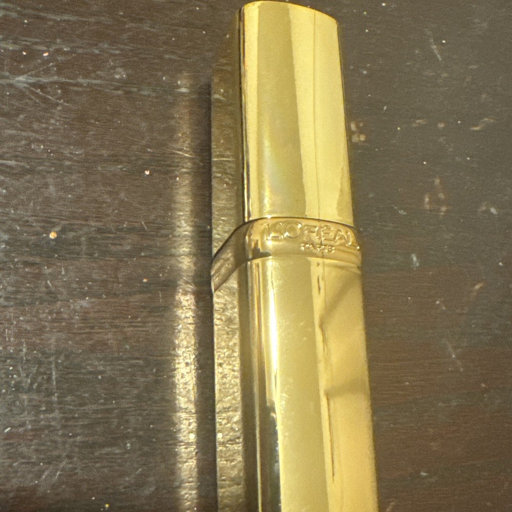 L'Oreal Paris Colour Riche Lipstick #590 Blushing Berry As Is