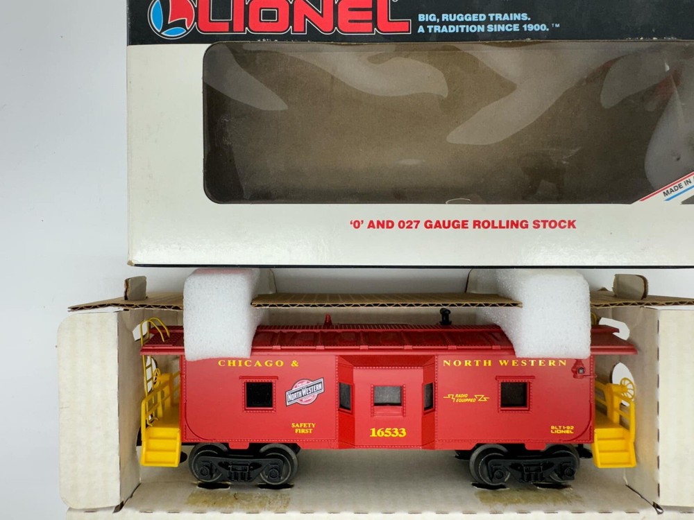 Lionel Bay Window Caboose Train 6-16533 CNW Chicago North Western 16533