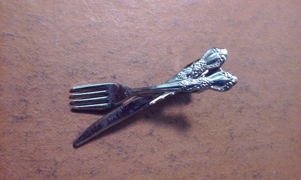 Silver-Tone Fork & Knife Tie Clip for Restaurant Professionals 2 Inch