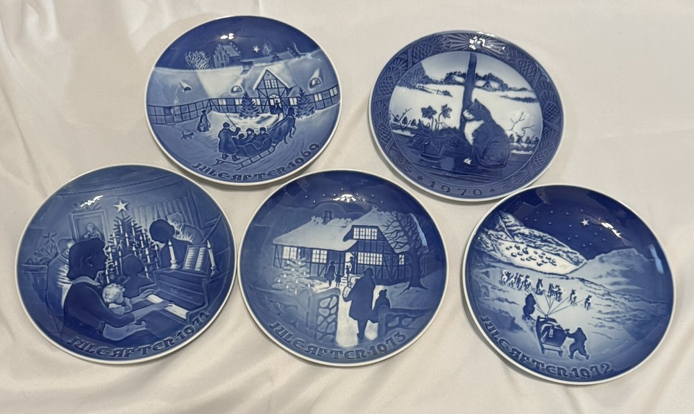 Royal Copenhagen Set / B&G Christmas Winter Collector Plates  7” 1969-1973 Blue