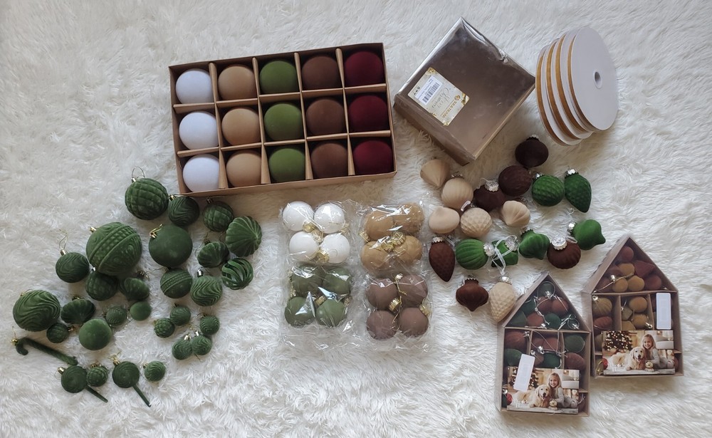 130-Piece Flocked Velvet Christmas Ornament & Ribbon Bundle – Large Holiday Decor Set