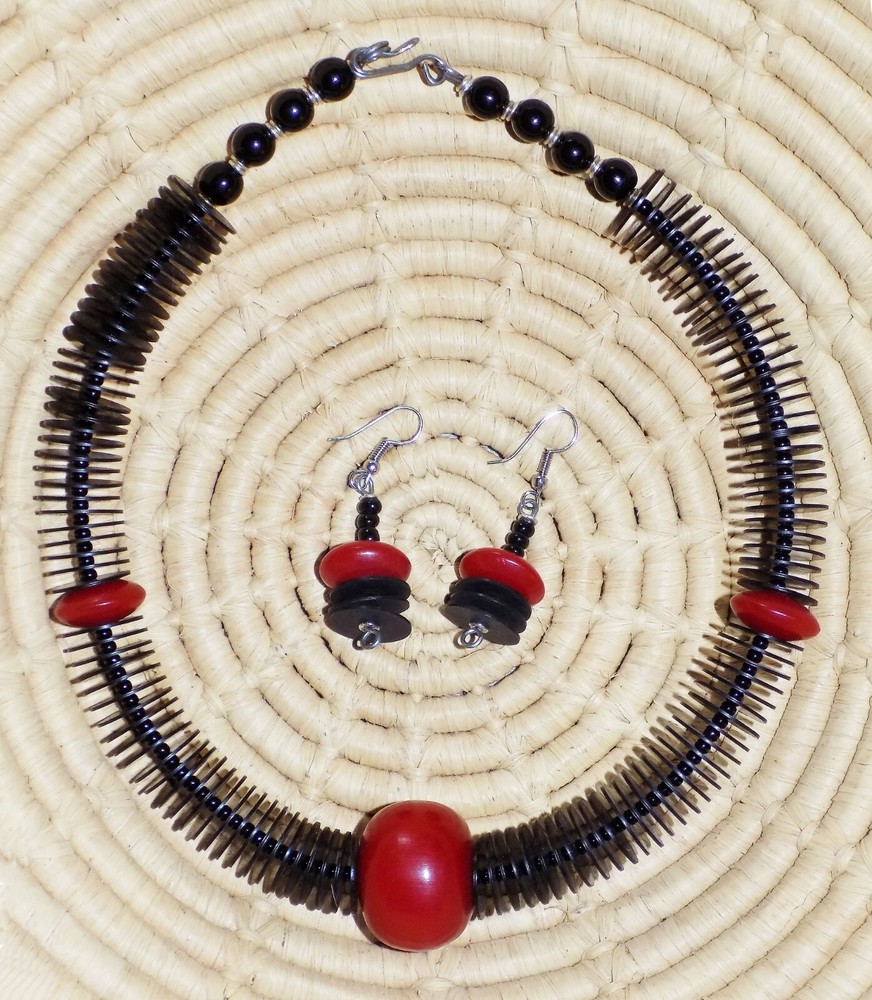 African Resin & Heishi Choker & Earrings Set jnha11