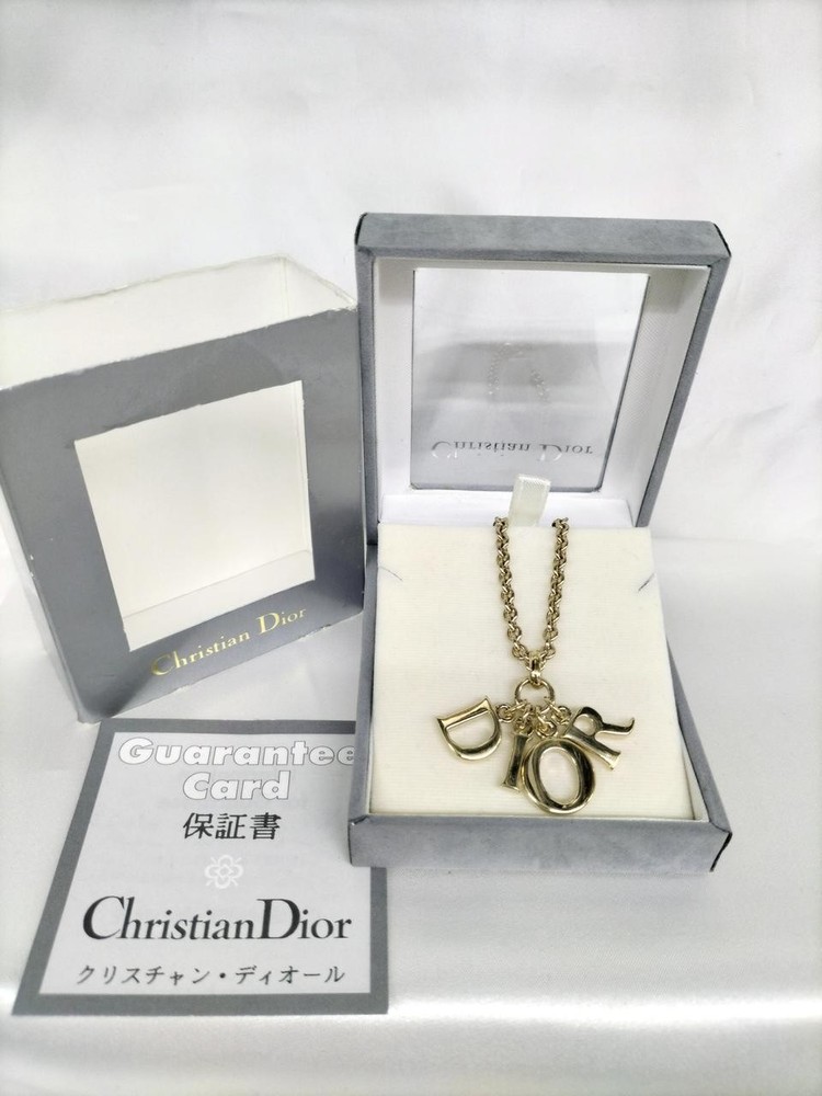 Dior Gold Logo Necklace Y0619 Elegant Luxury Jewelry