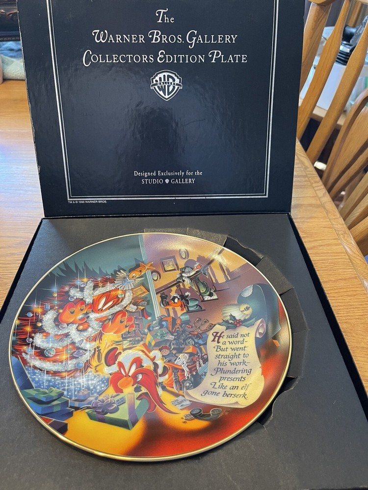 1996 Warner Bros Limited Edition Bugs Bunny & Yosemite Sam Christmas Plate