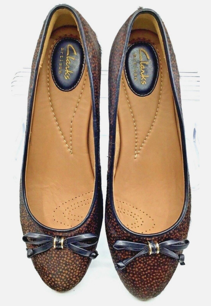 Clarks Artisan Alitay Giana Flats 9.5 M – Calf Hair Bow Black Brown Slip-On-image