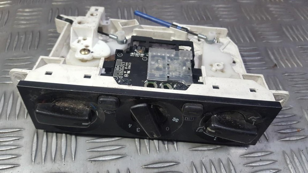 Mitsubishi Pajero 2003 Climate Control Panel (heater control switch #377279-15