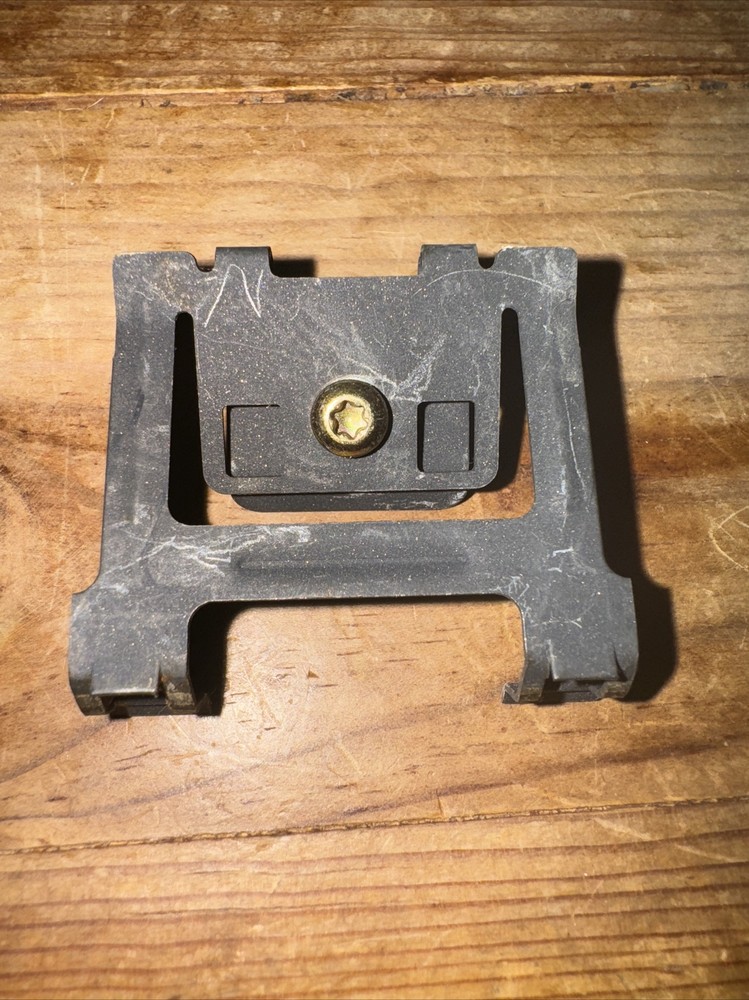 Used 97 - 07 OEM Ford Taurus Mercury Sable Radio Clip Holder Audio